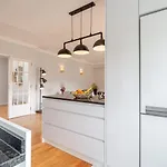 Seaside Urban Retreat - 5min To