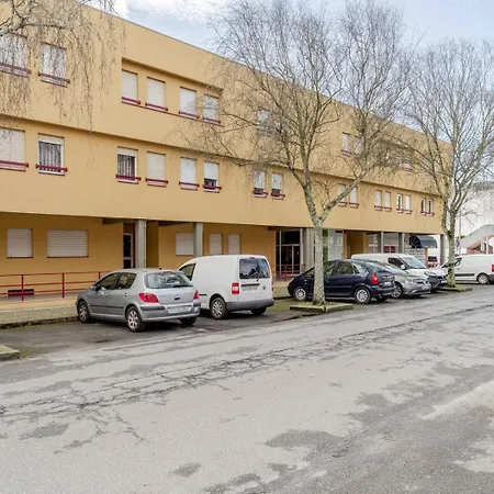 Seaside Urban Retreat - 5min To Appartement