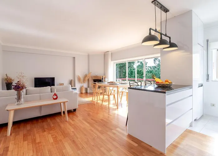 Seaside Urban Retreat - 5min To