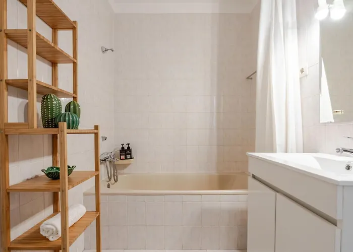 Seaside Urban Retreat - 5min To *