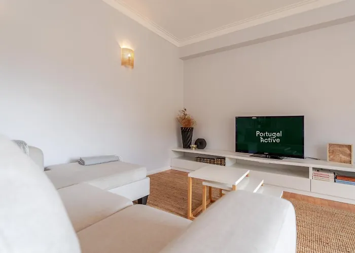 Seaside Urban Retreat - 5min To Appartement *