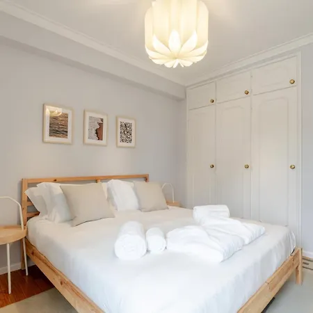 Seaside Urban Retreat - 5min To Apartment Esposende