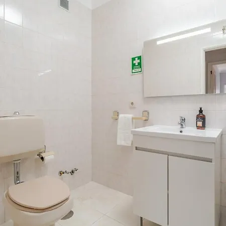 Apartment Seaside Urban Retreat - 5min To Esposende