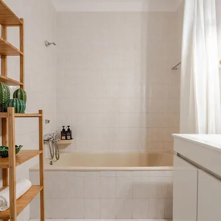 Seaside Urban Retreat - 5min To *