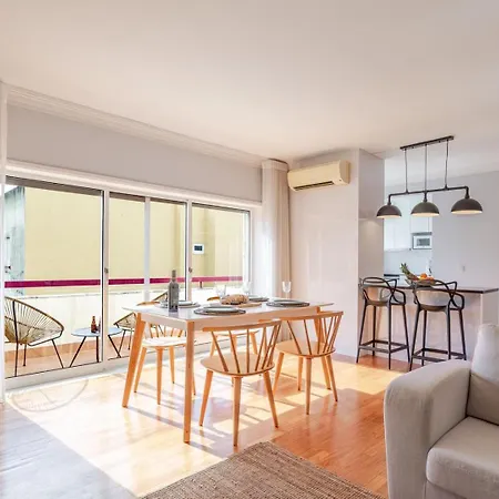Seaside Urban Retreat - 5min To Apartment Esposende