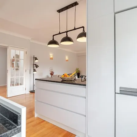 Seaside Urban Retreat - 5min To