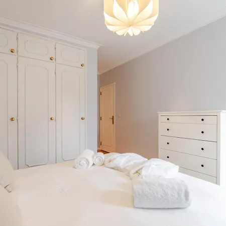 Seaside Urban Retreat - 5min To Apartment Esposende