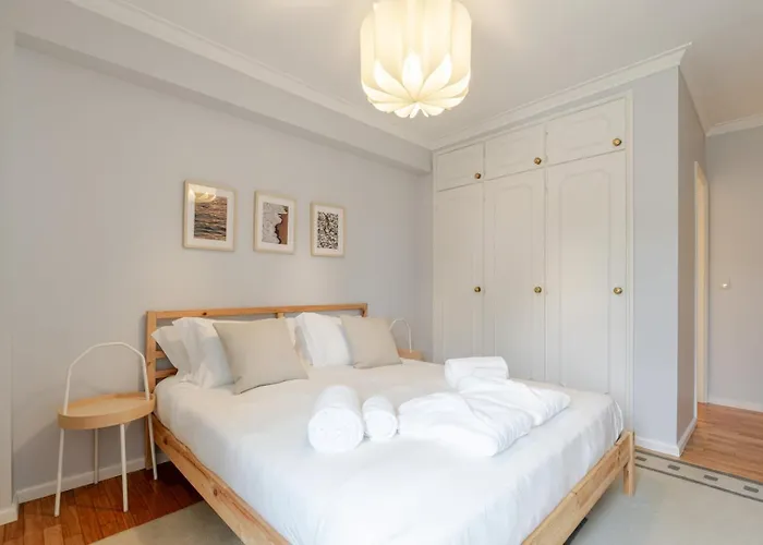 Seaside Urban Retreat - 5min To Apartment Esposende