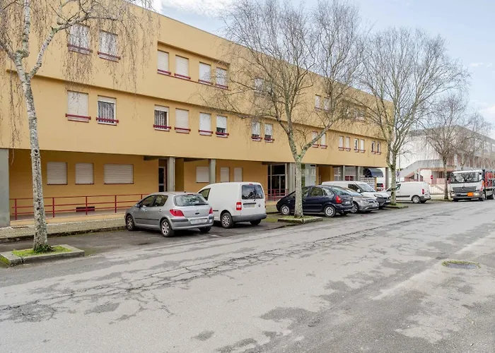 Seaside Urban Retreat - 5min To Apartamento